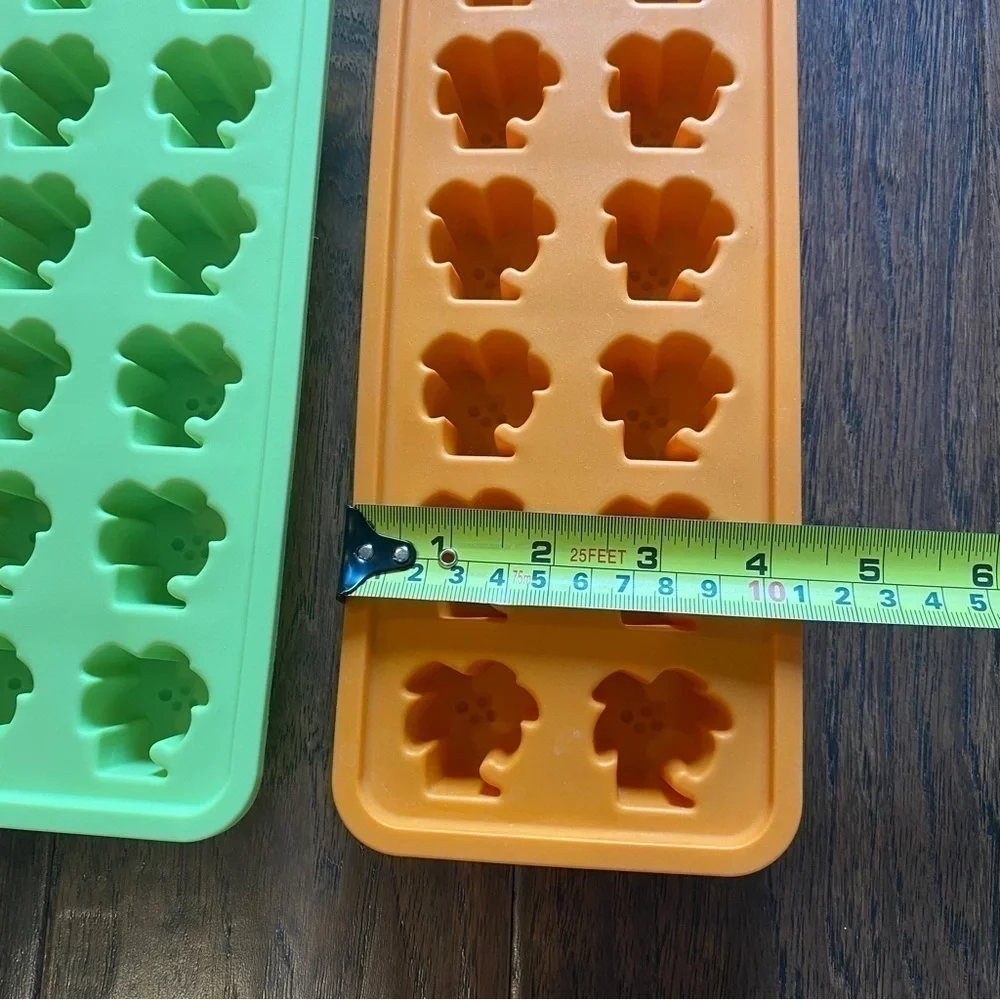 EUC 2 palm tree silicone ice cube trays